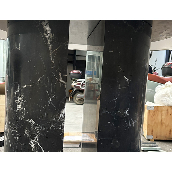 Round-Marble-Table-Dining-Ro
